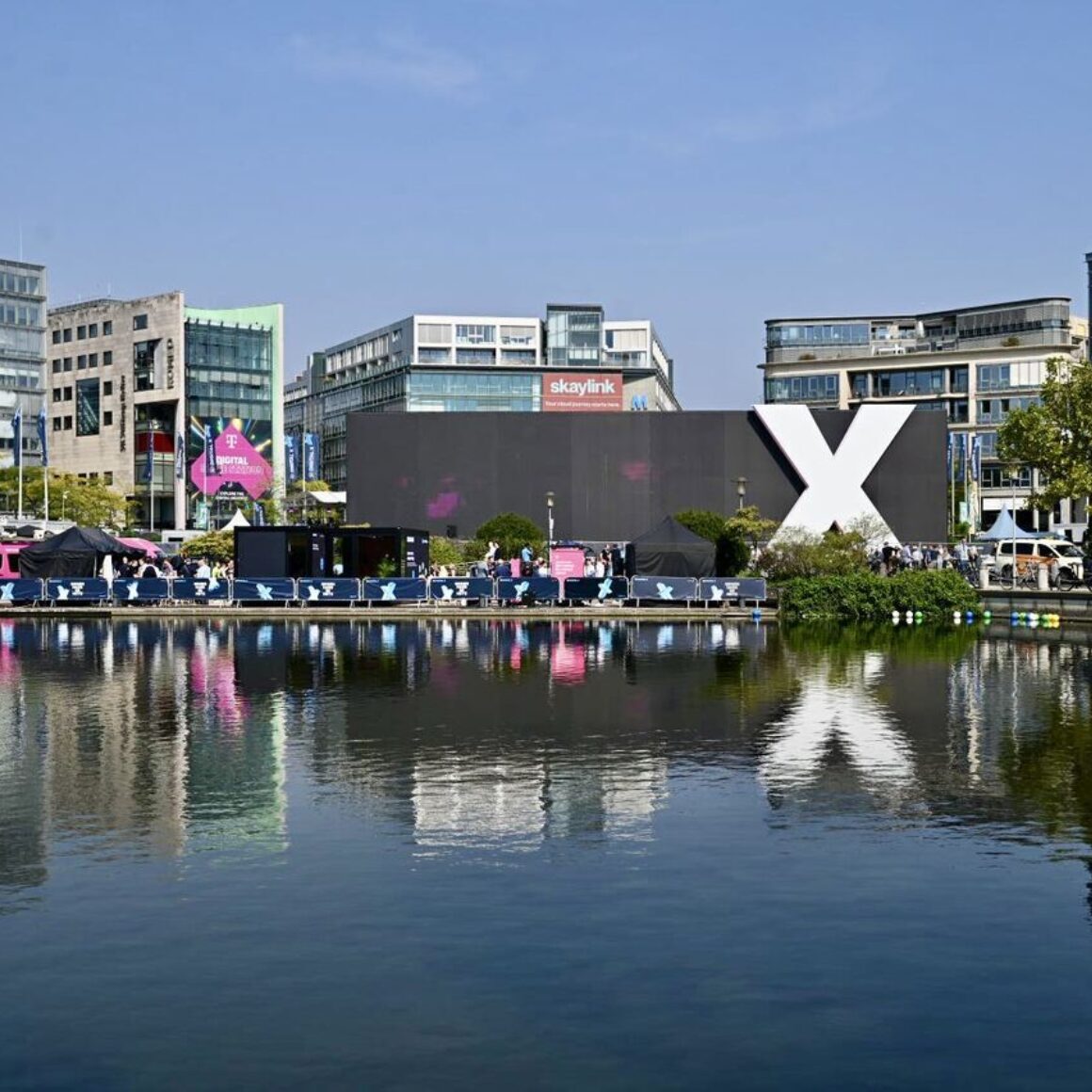 Blick auf die Digital X in der Kölner Altstadt